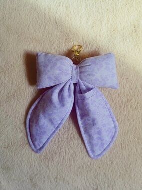 Puffy Bow Bow Lipbalm Holder 🎀